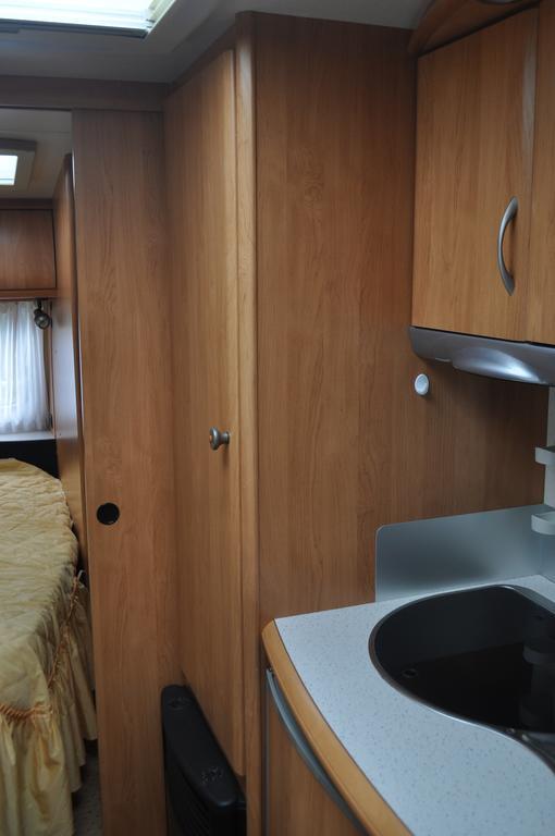 Nowoczesne Przyczepy Kempingowe Chalupy Royal-Camp Exteriör bild