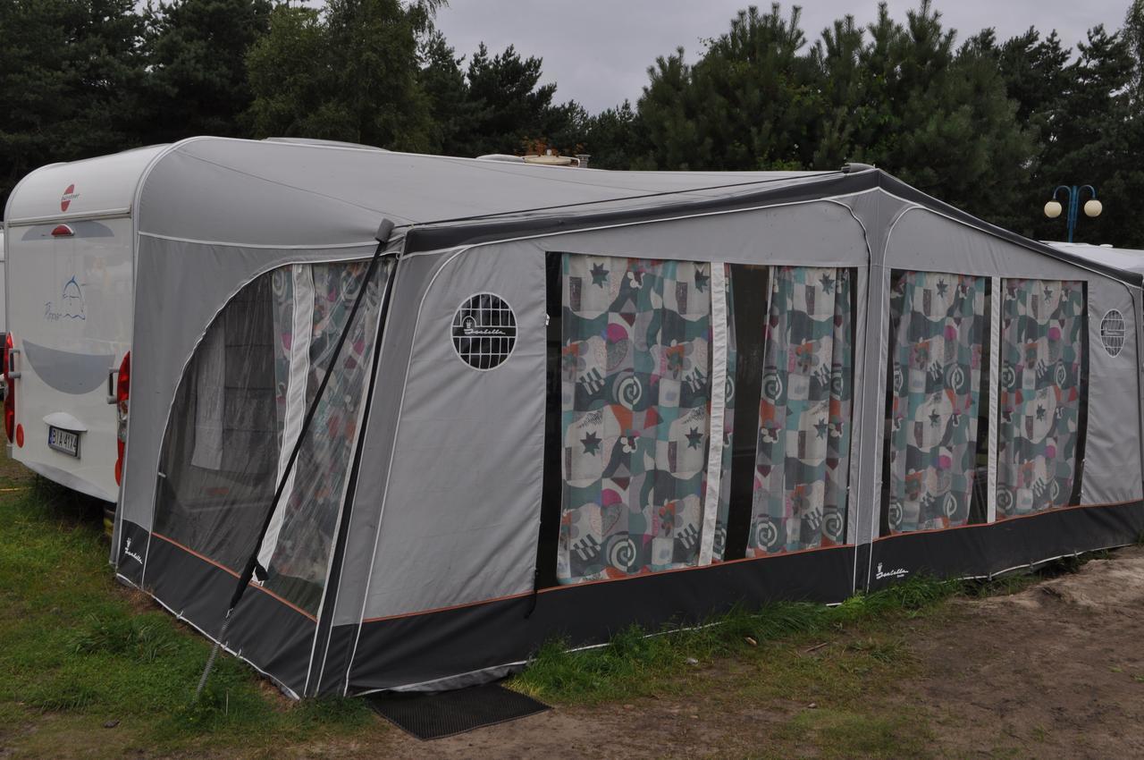 Nowoczesne Przyczepy Kempingowe Chalupy Royal-Camp Exteriör bild